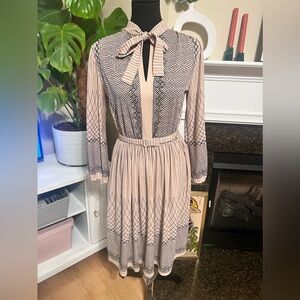 Vintage 1970s Black and Tan Nylon Dress